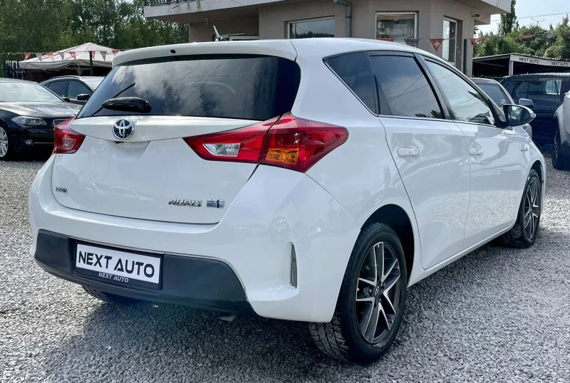 Toyota Auris 1.8Hybrid Image 5